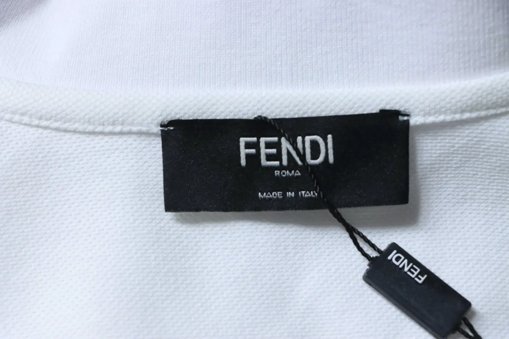 Kurzarm-Poloshirt mit Doppel-F-Metalllogo M-XXL – Bild 9