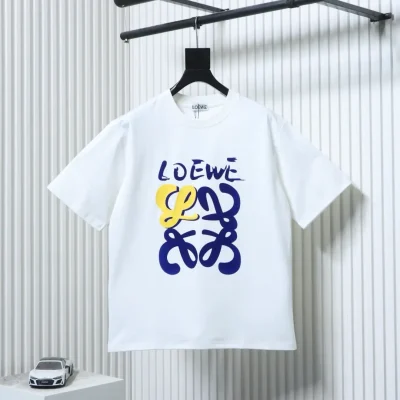 Kurzarm-T-Shirt mit Graffiti-Print und Flockdruck