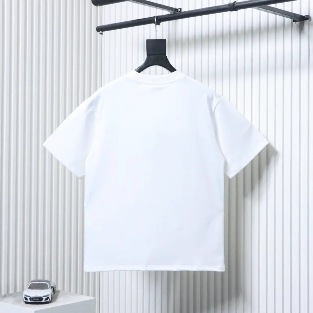 Kurzarm-T-Shirt mit doppelseitigem Kriegspferde-Print – Bild 2