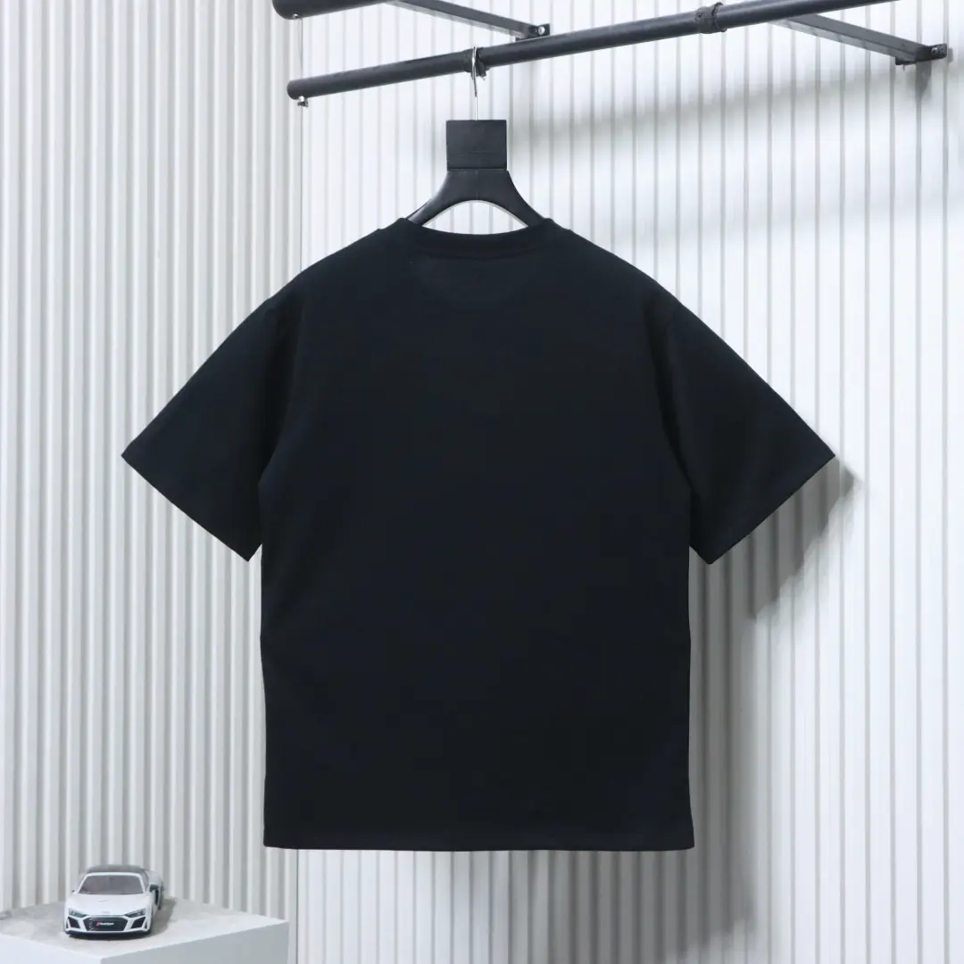 Kurzarm-T-Shirt mit doppelseitigem Kriegspferde-Print – Bild 4