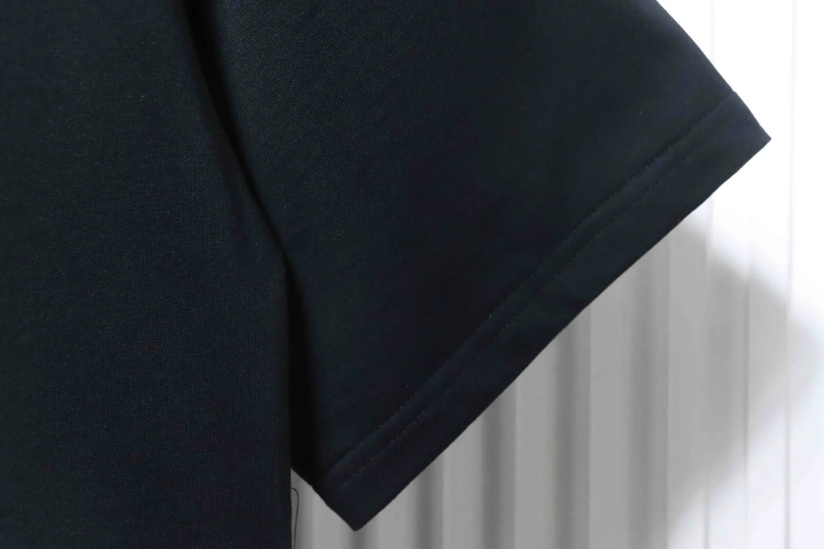 Kurzarm-T-Shirt mit doppelseitigem Kriegspferde-Print – Bild 8