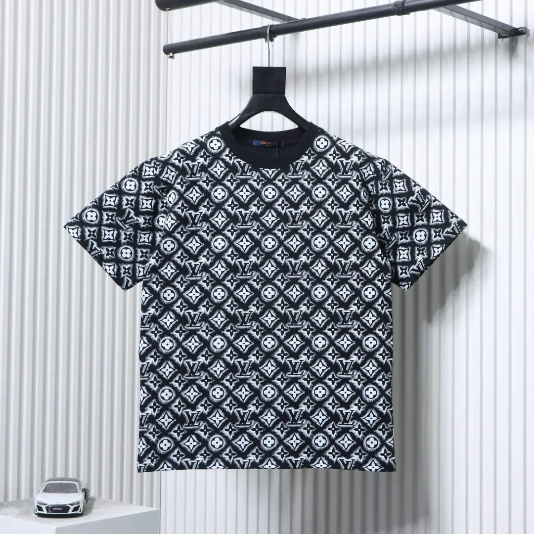 Kurzarm-T-Shirt mit durchgehendem Logo