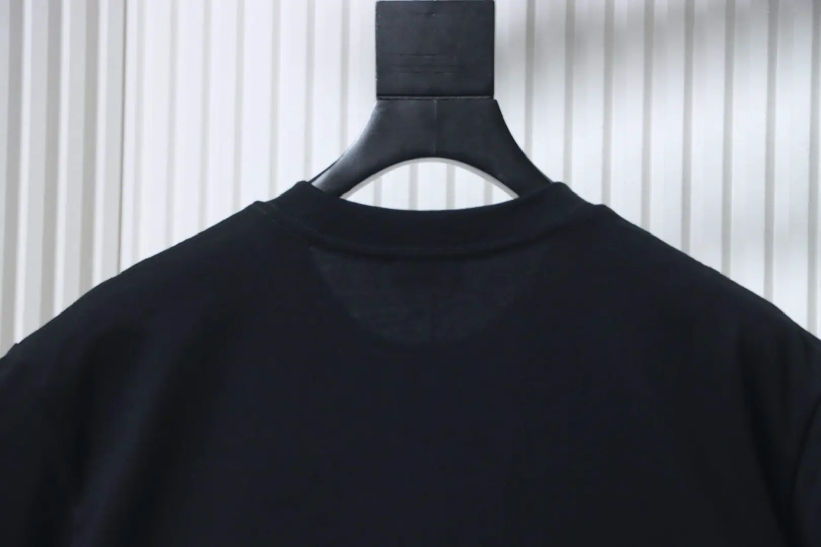 Kurzarm-T-Shirt mit gesticktem Doppel-G-Logo – Bild 4