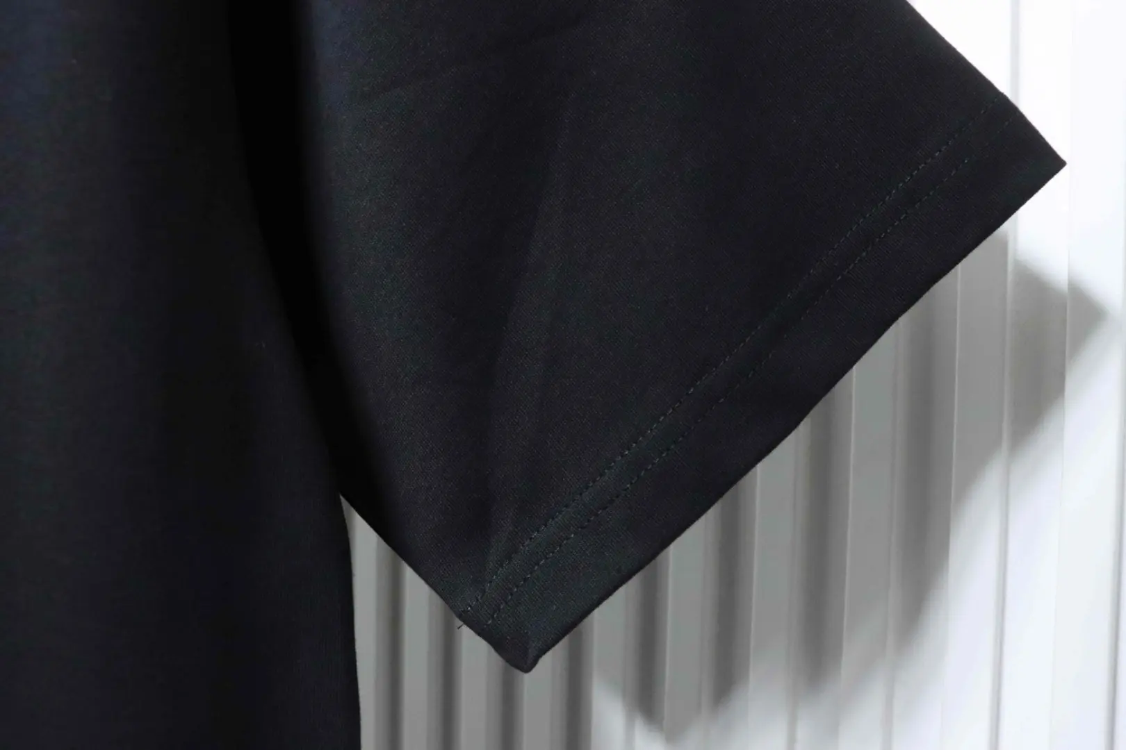 Kurzarm-T-Shirt mit gesticktem Ritter- und Pferdelogo – Bild 7