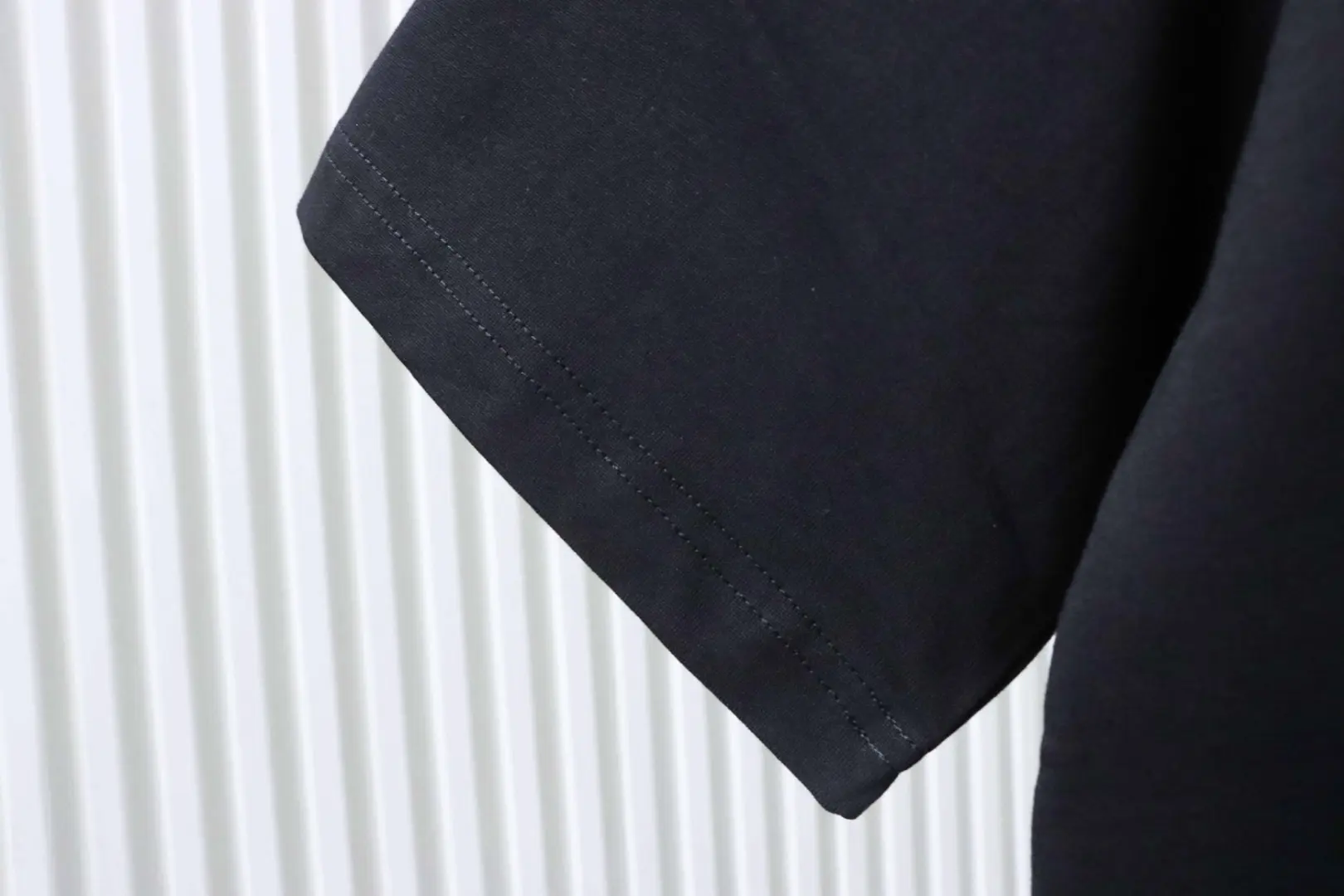 Kurzarm-T-Shirt mit gesticktem Ritter- und Pferdelogo – Bild 8