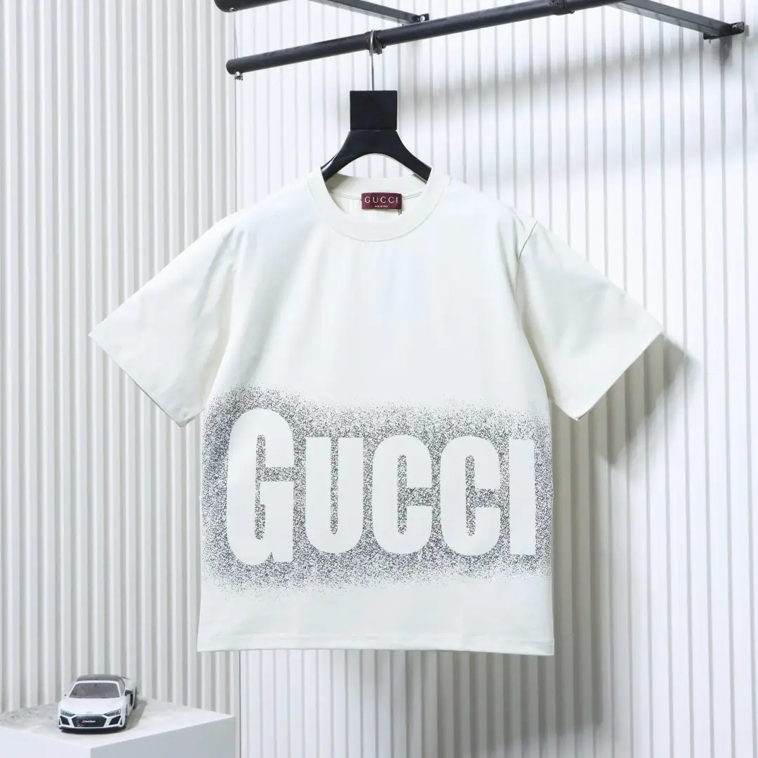 Kurzarm-T-Shirt mit großem Logo