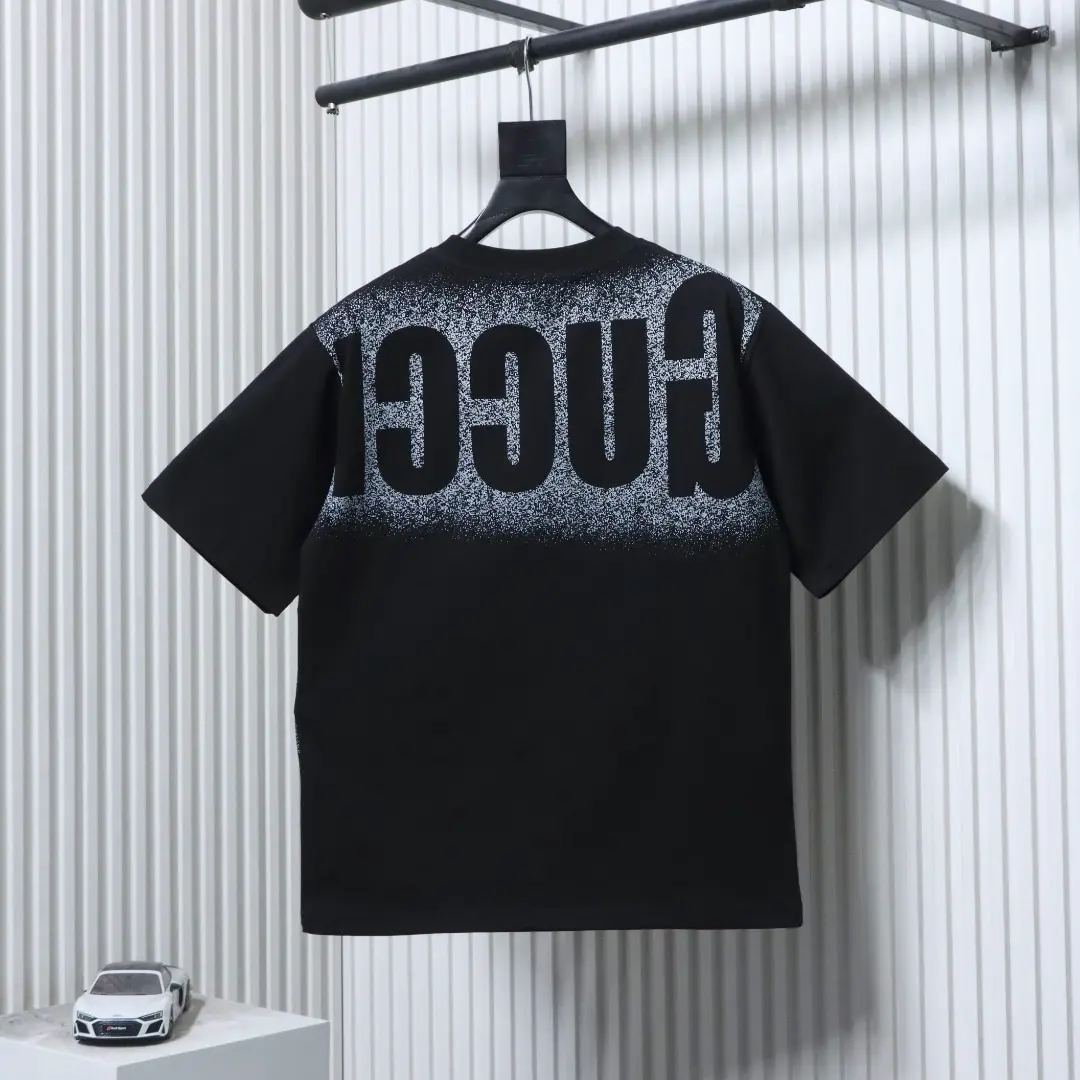 Kurzarm-T-Shirt mit großem Logo – Bild 12