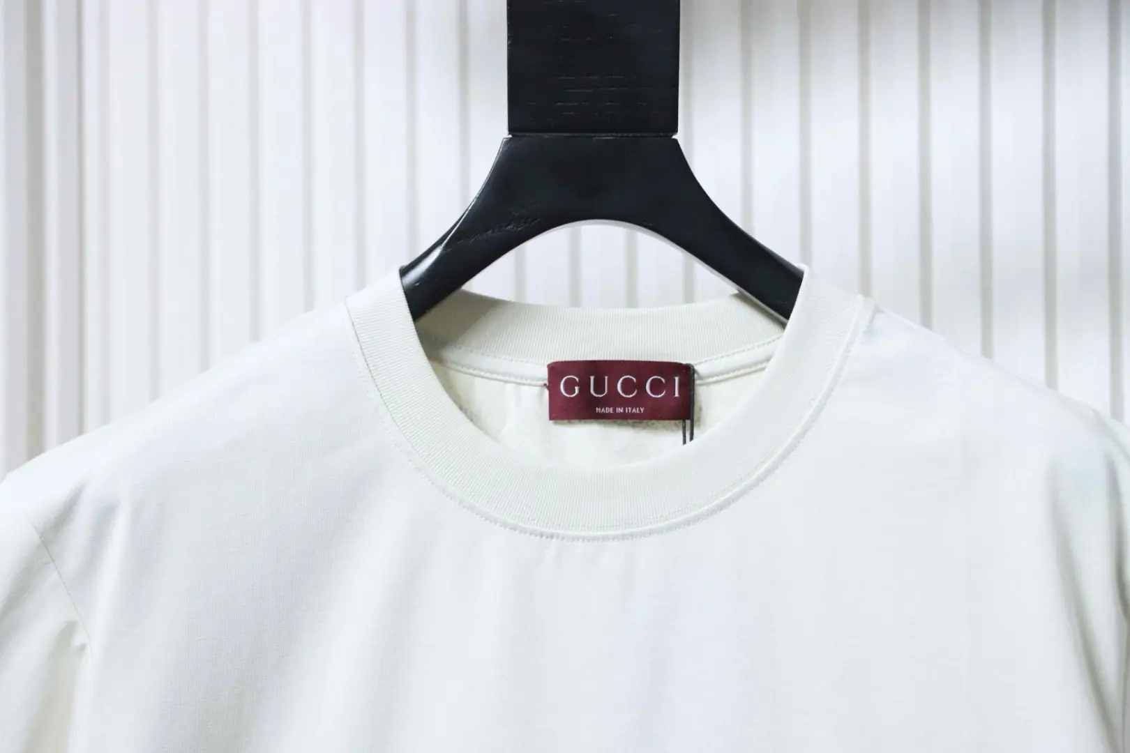 Kurzarm-T-Shirt mit großem Logo – Bild 3