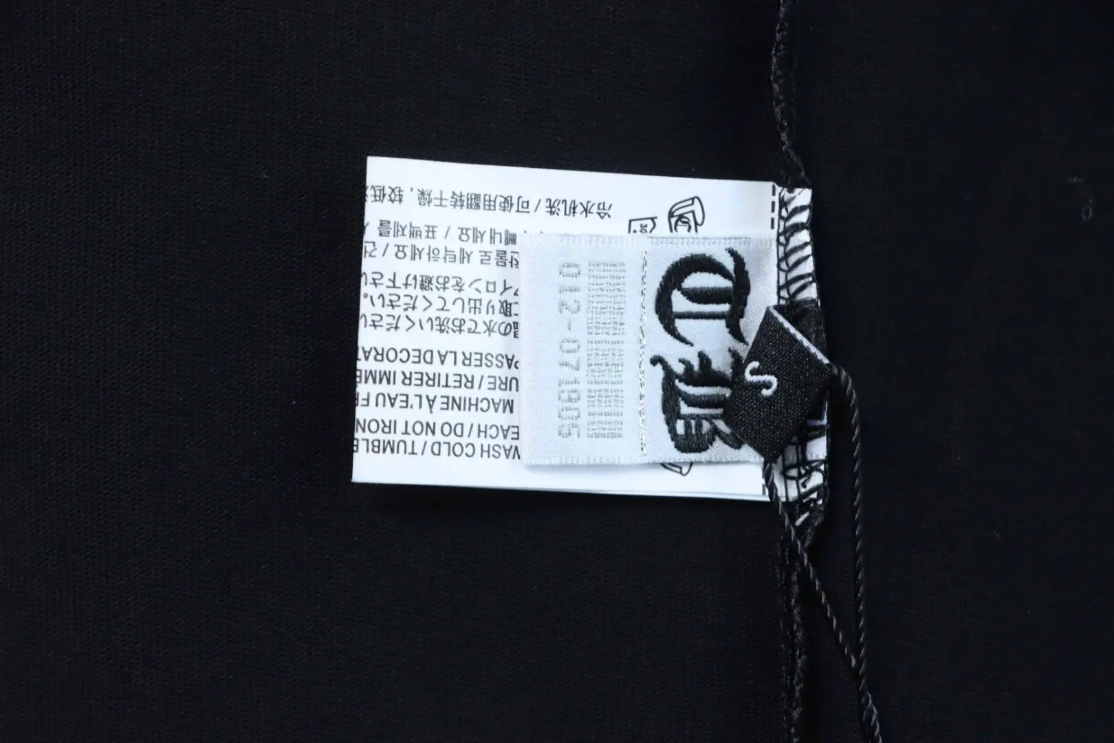 Kurzarm mit Strasssteinen und Hufeisenmuster – Bild 9