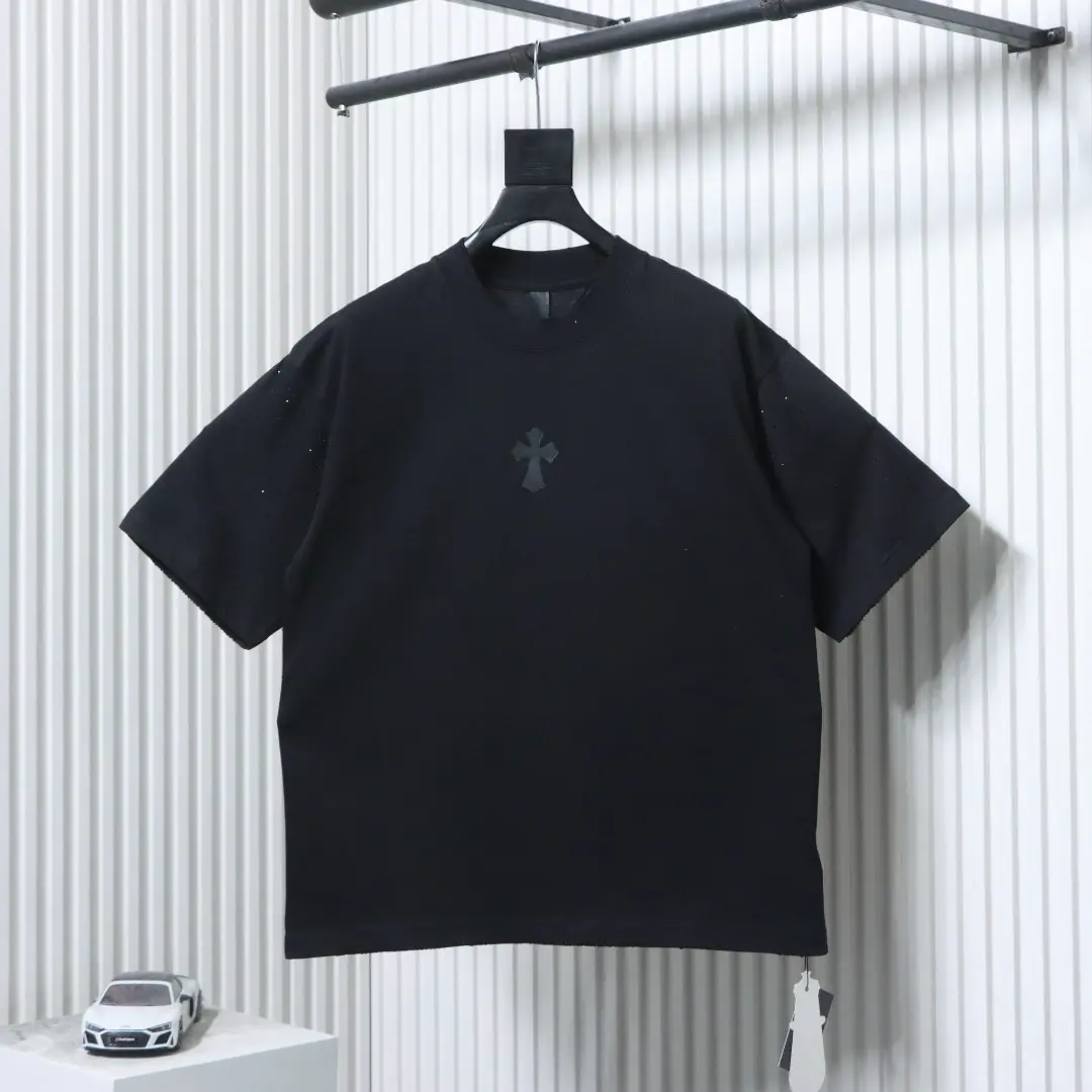 Kurzarmhemd mit Sanskrit-Strasssteinen – Bild 3