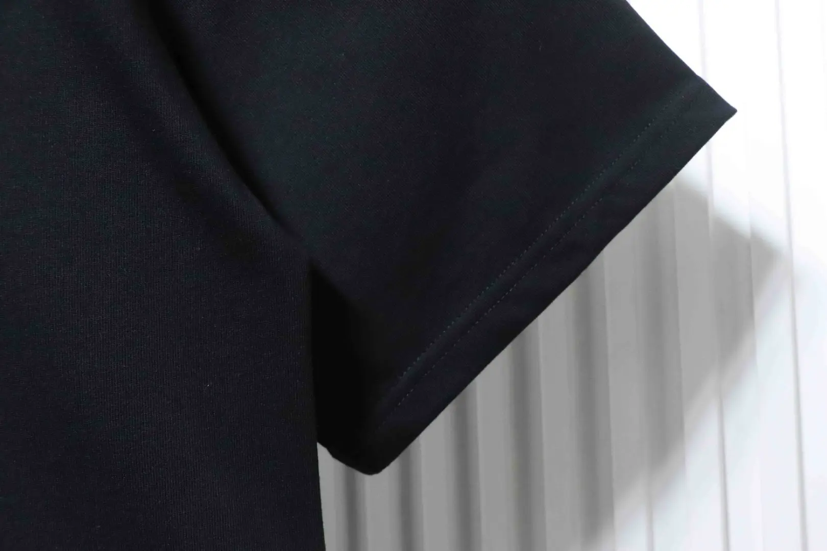 Kurzarmhemd mit Skizzenkaromuster und besticktem Kriegspferdemotiv – Bild 9