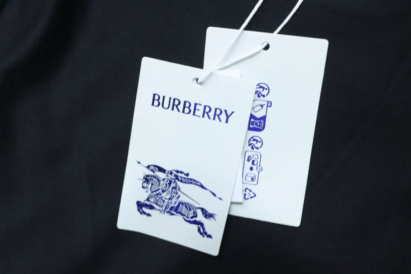 Kurzarmhemd mit Skizzenkaromuster und besticktem Kriegspferdemotiv – Bild 11