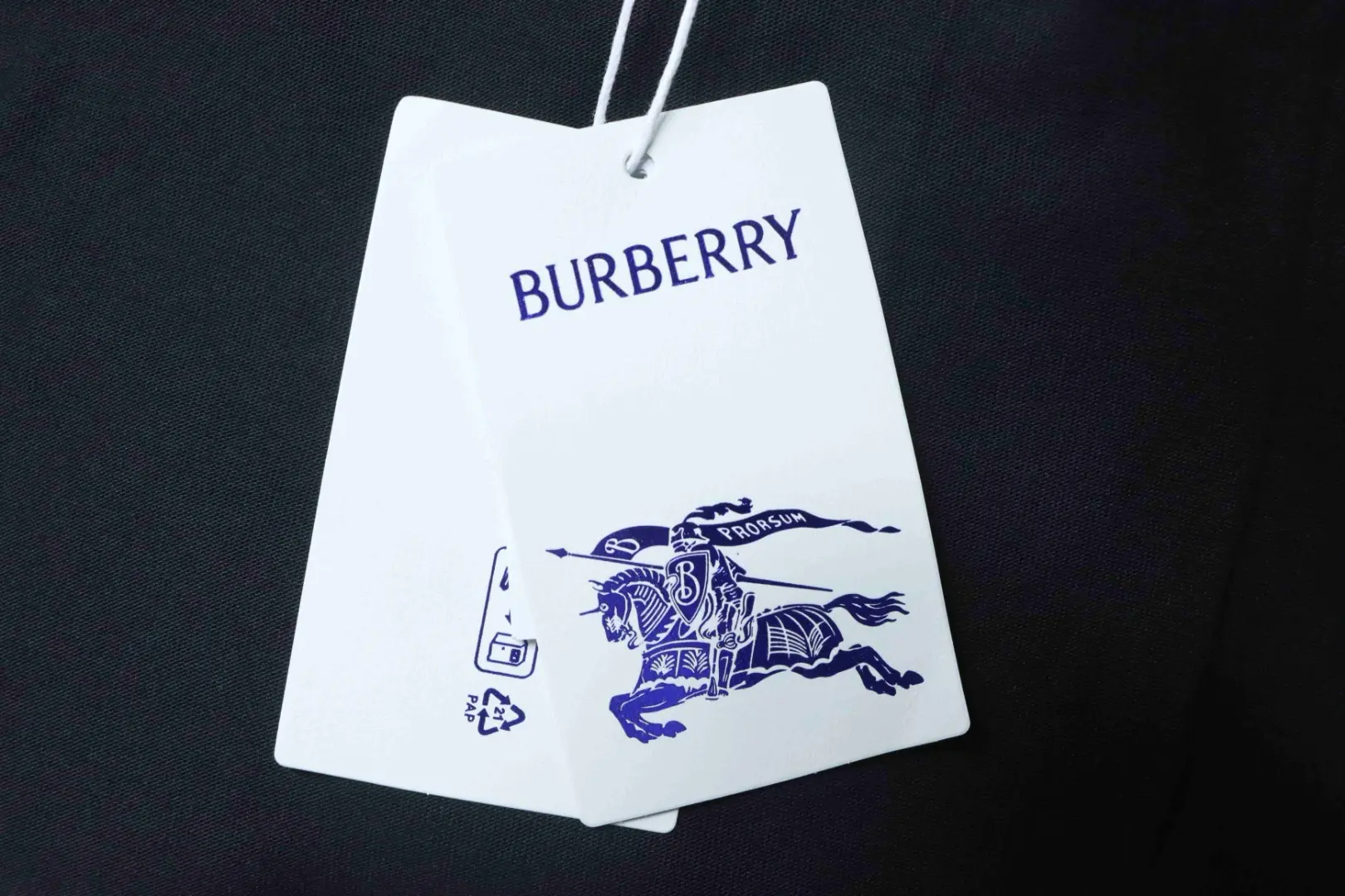 Kurzarmhemd mit besticktem Rittermotiv im Reitsport-Stil – Bild 9