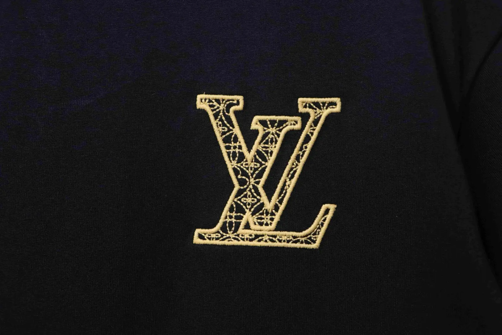 Kurzarmhemd mit dreidimensionaler Logostickerei – Bild 5