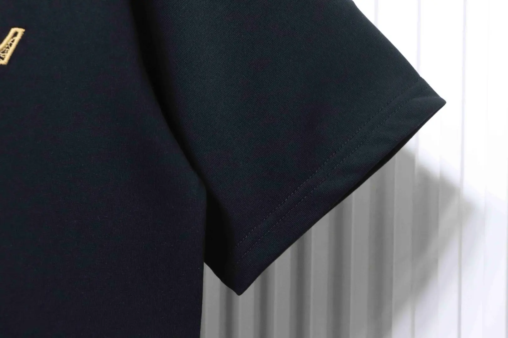 Kurzarmhemd mit dreidimensionaler Logostickerei – Bild 6