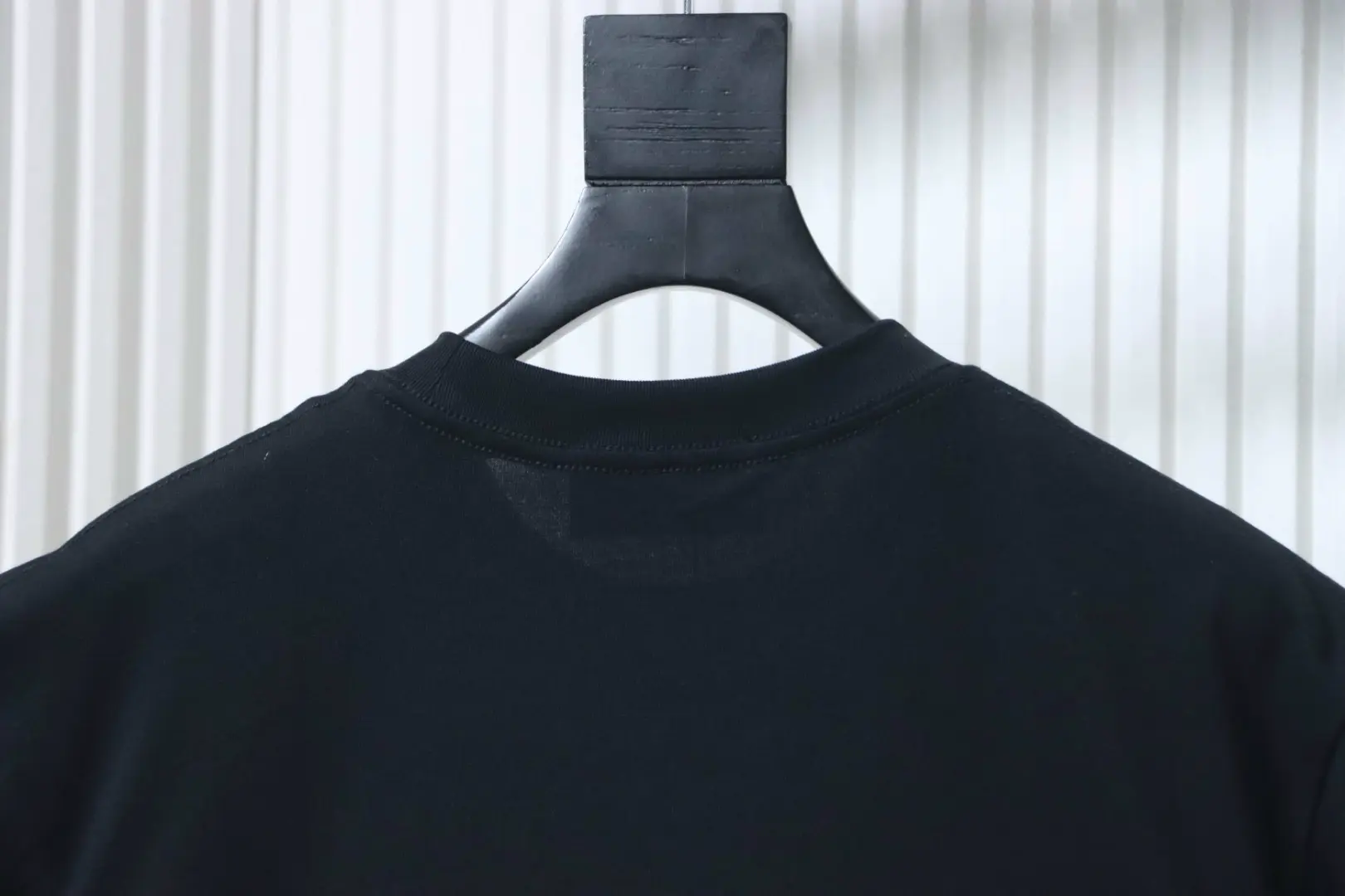 Kurzarmhemd mit klassischem Dreieckslogo – Bild 6