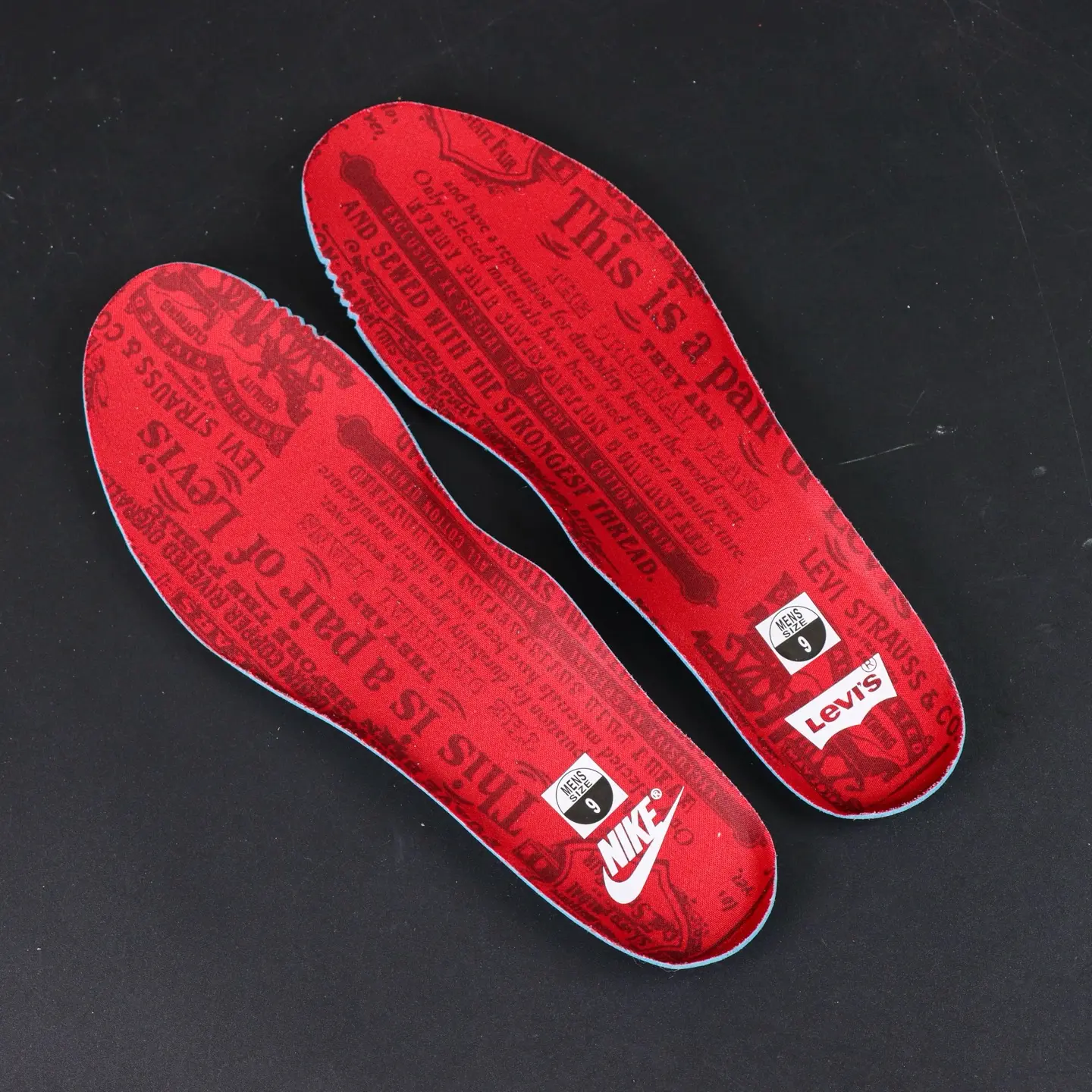 Levi's x Nike Air Max 95 „Schwarz und Anthrazit“ – Bild 7