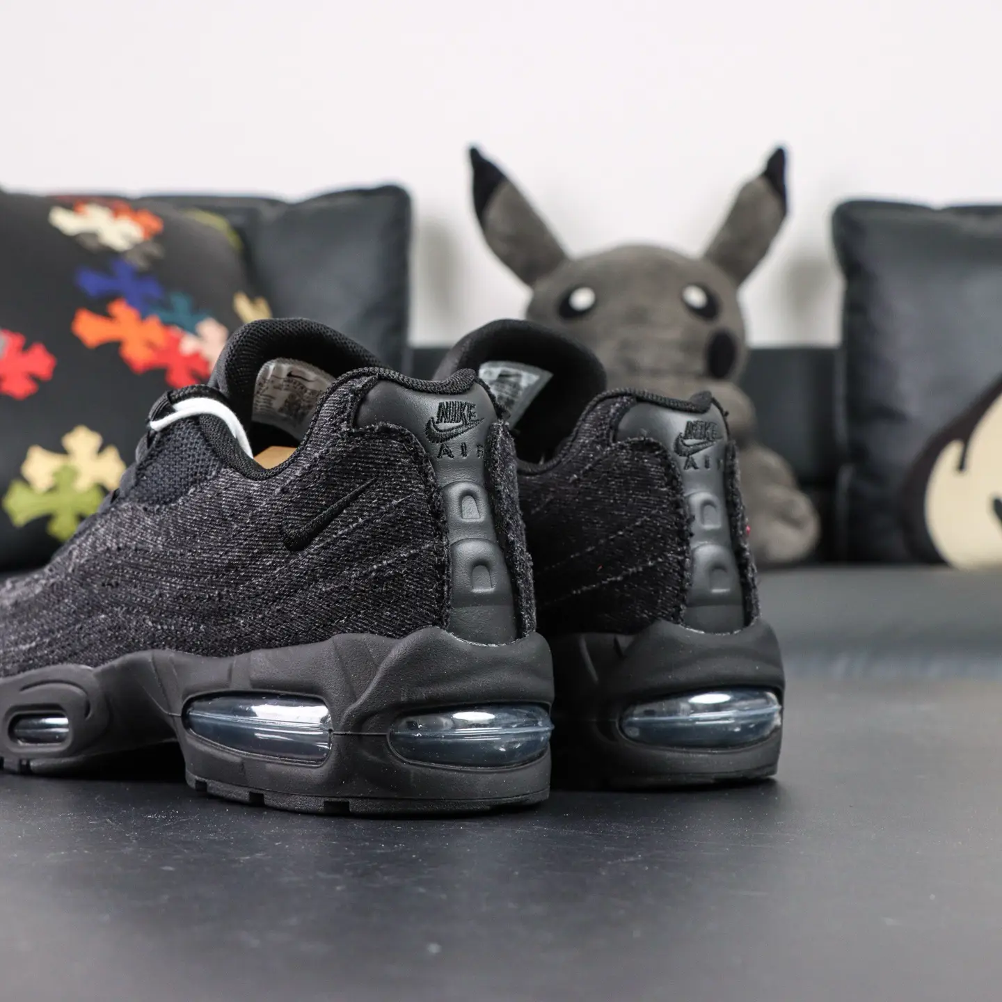 Levi's x Nike Air Max 95 „Schwarz und Anthrazit“ – Bild 14