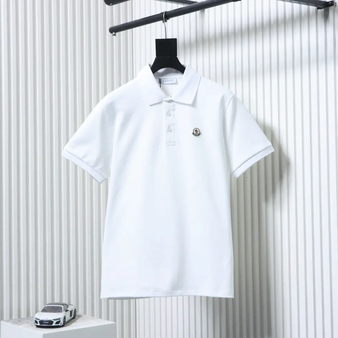 Moncler Klassisches Kurzarm-Poloshirt mit Brustlogo
