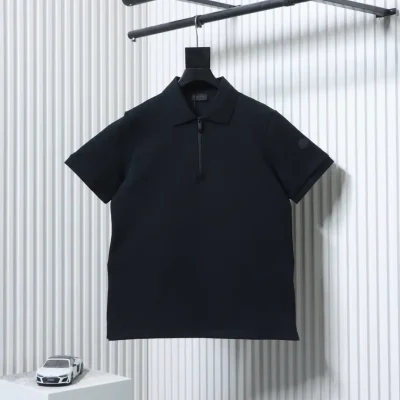 Moncler Poloshirt mit halbem Reißverschluss und Silikonlogo, kurzärmelig