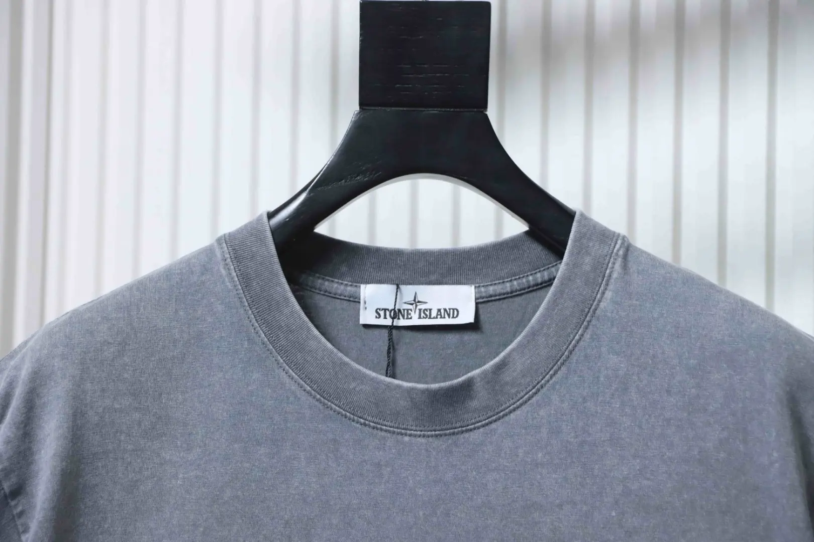 Neues, sommerliches Kurzarm-T-Shirt im Used-Look – Bild 5