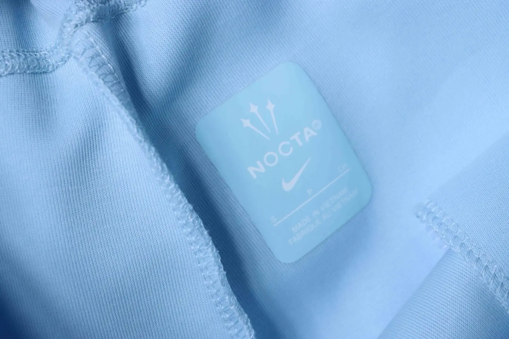 Nike NOCTA Kollaboration Bedruckte Trainingshose – Bild 11