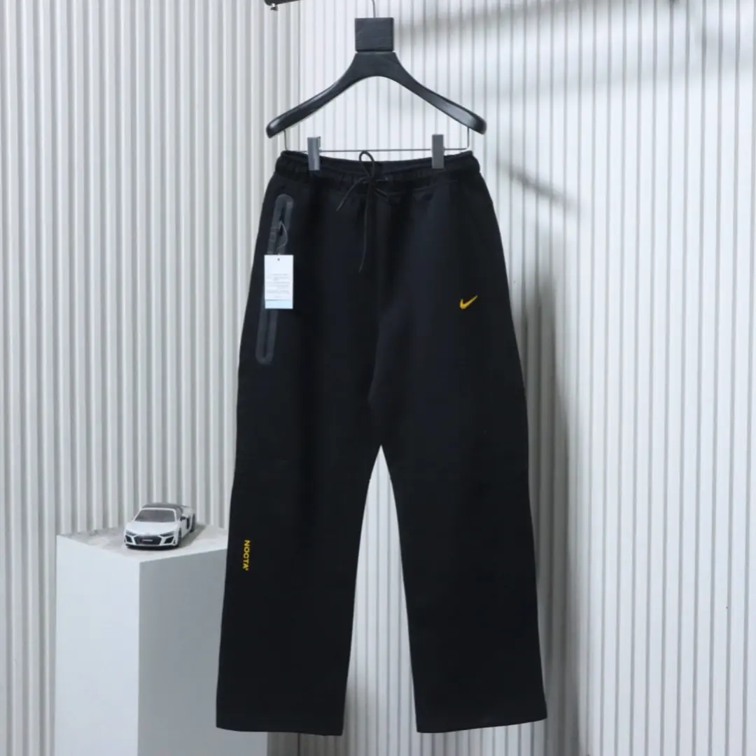 Nike NOCTA Kollaboration Bedruckte Trainingshose