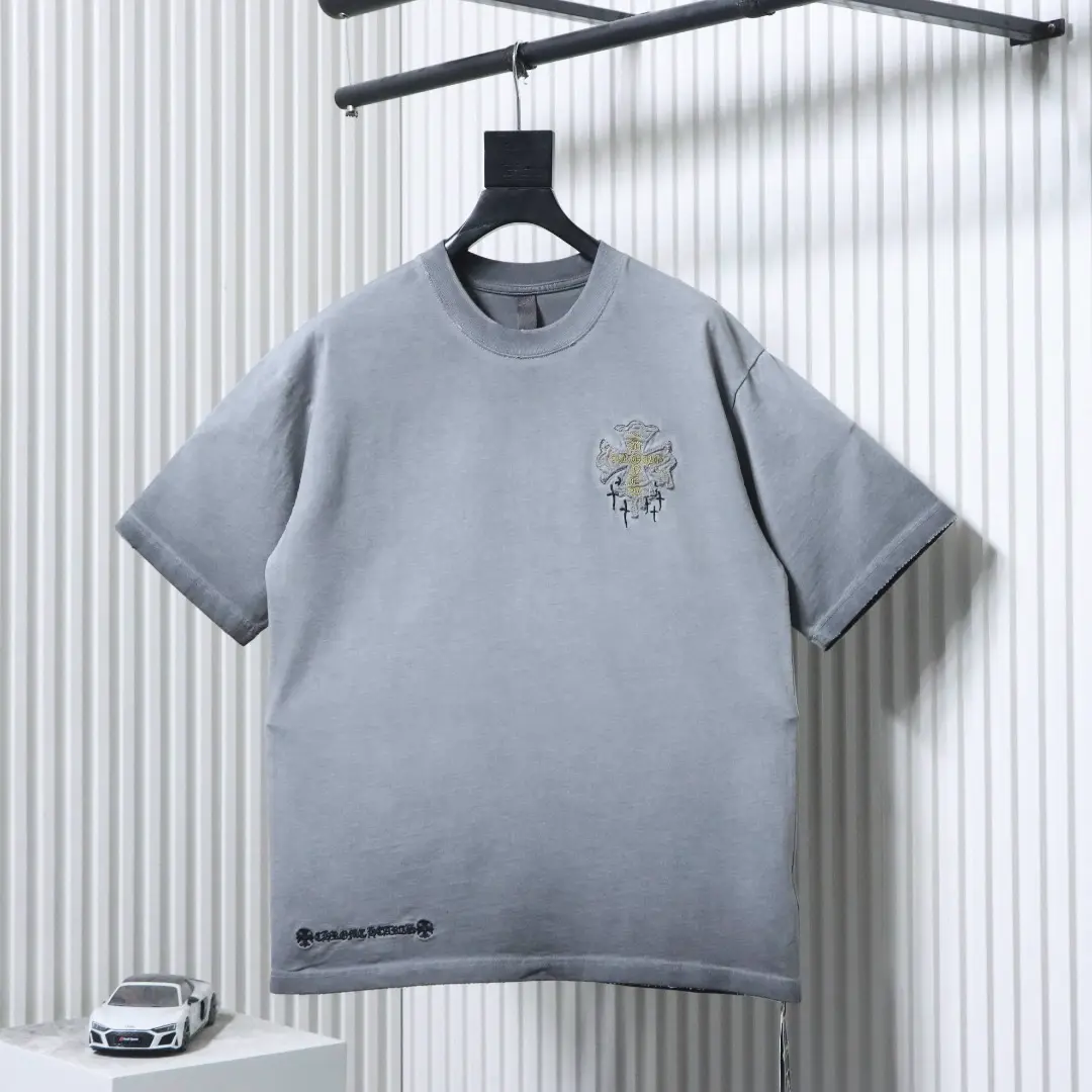 Robustes, kurzärmeliges Hemd mit Sanskrit-Kreuzstickerei