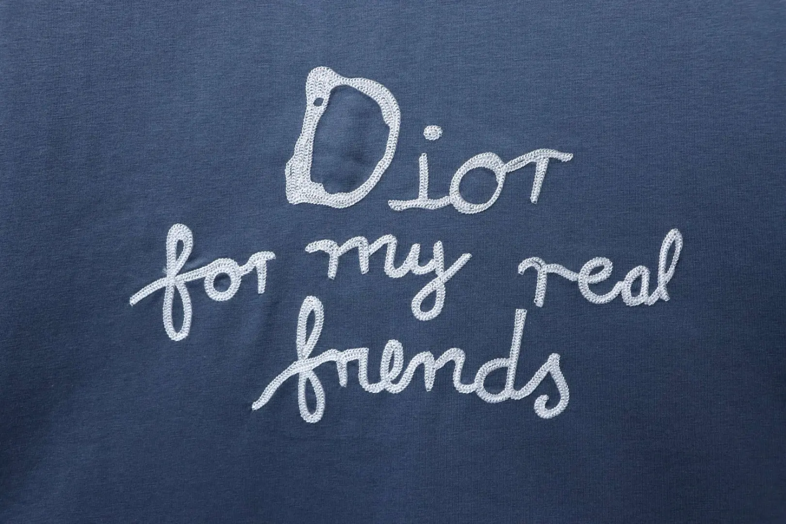 Und Hylton Nel Kollaborations-Slogan Besticktes Kurzarm-T-Shirt – Bild 6