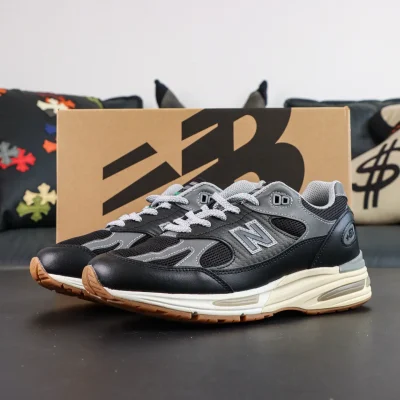 Up There x New Balance NB 991 V2 Made in England Schwarz
