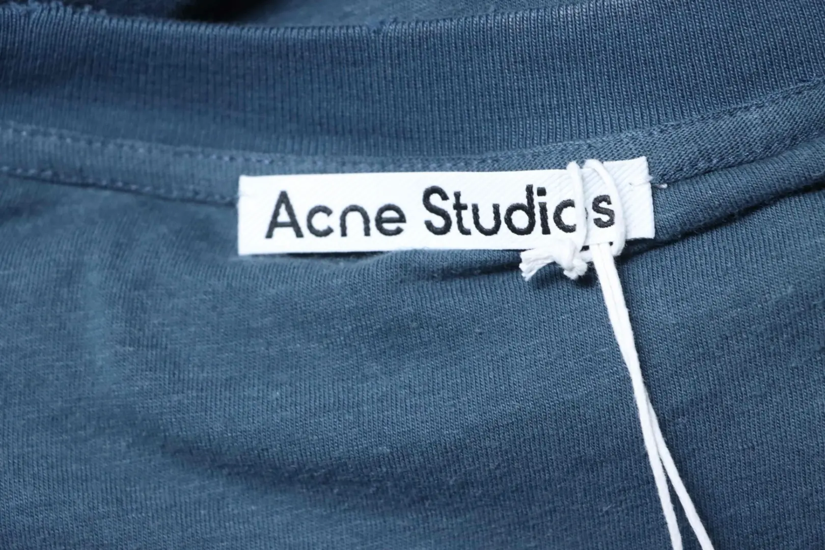 AS 25ss 1996 Langarmshirt mit gesprenkeltem Buchstabenprint – Bild 7