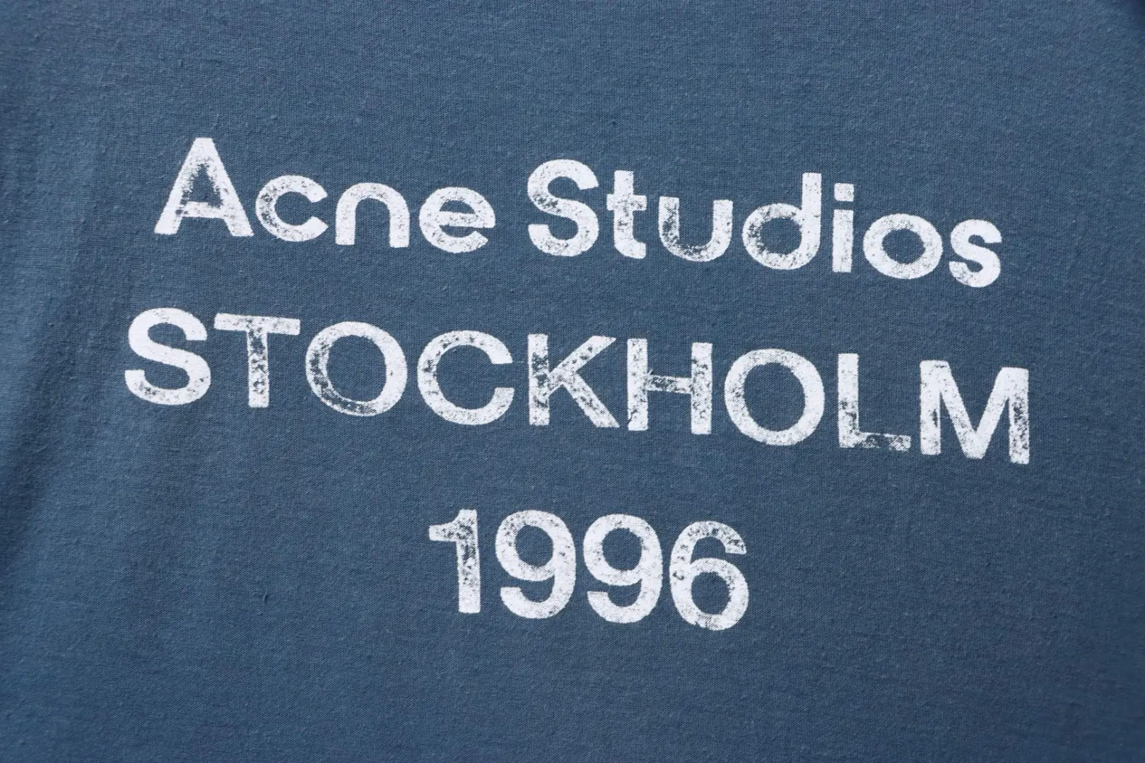 AS 25ss 1996 Langarmshirt mit gesprenkeltem Buchstabenprint – Bild 8