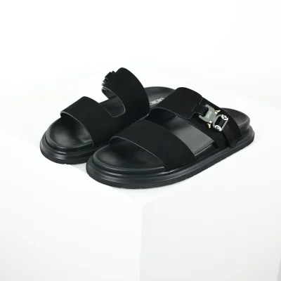 Aquafarbene, flache Wildleder-Slipper mit runder Zehenpartie in Schwarz