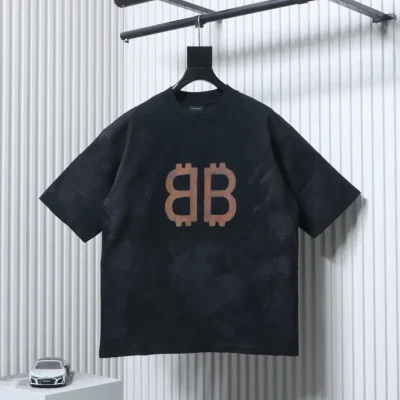 BALENCIAGA Distressed, handbemaltes „Double B“ Bitcoin T-Shirt mit kurzen Ärmeln