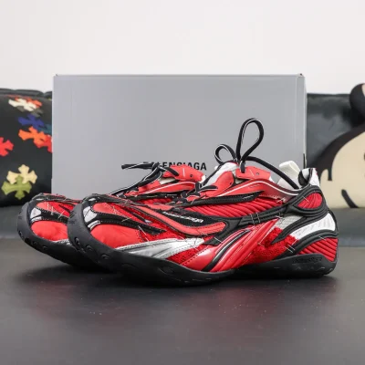 BALENCIAGA Sneaker ohne Sohle, Rot, Schwarz, Weiß und Silber