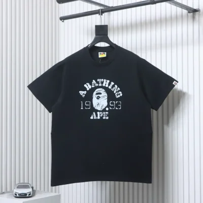 BAPE Classic 1993 Kurzarm-T-Shirt mit Distressed Ape Head-Print