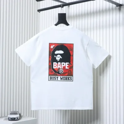 BAPE Classic Red Label Kurzarm-T-Shirt mit Affenkopf-Print
