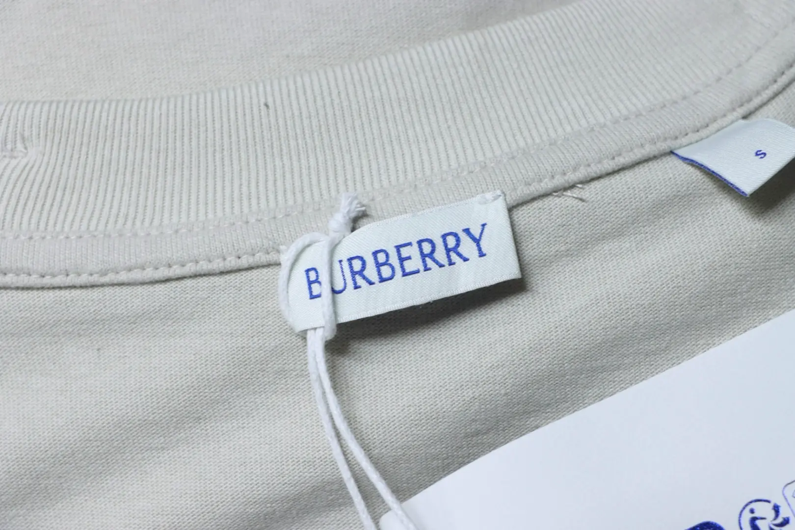 BBR Blaues besticktes Kurzarmshirt – Bild 8