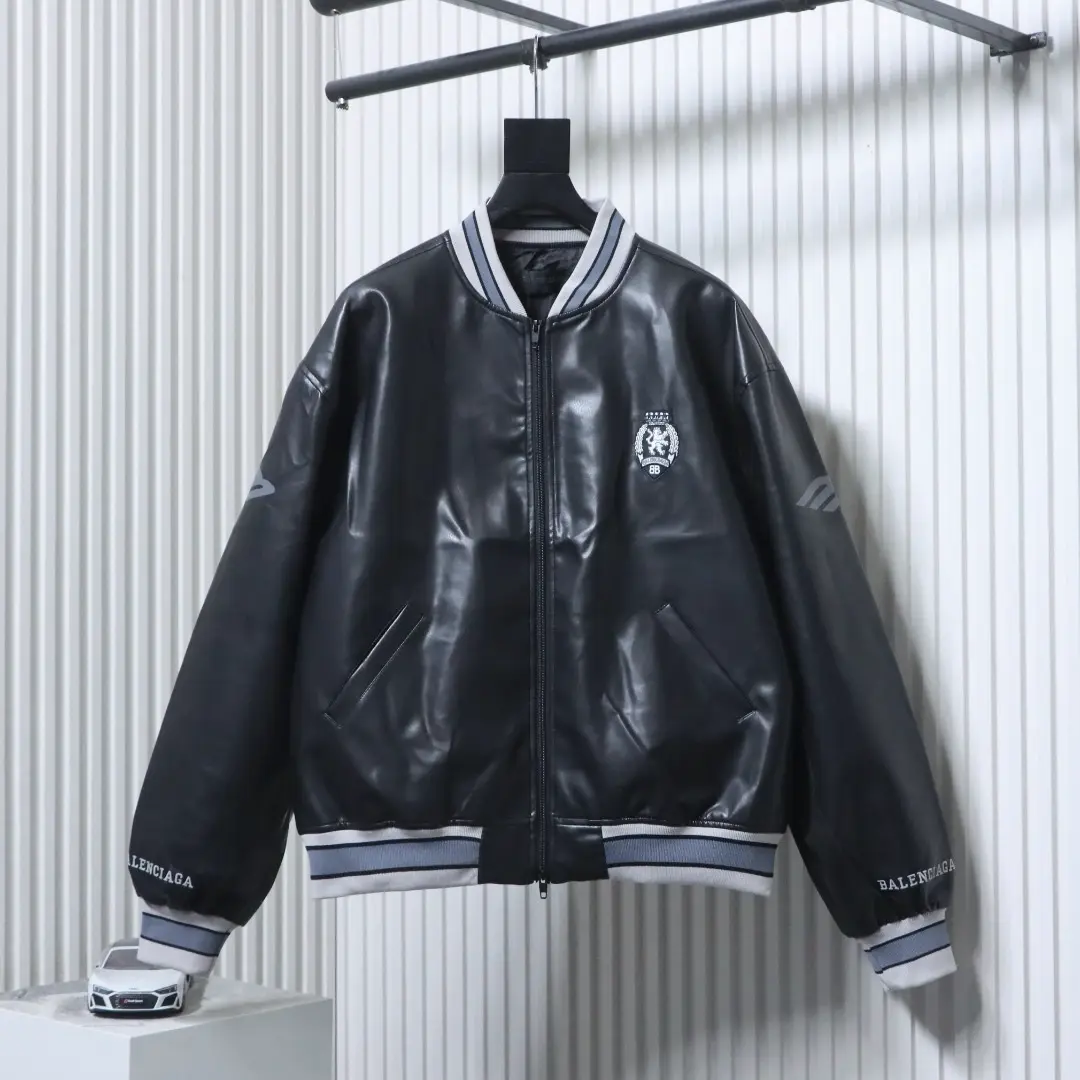 Balenciaga 3M bestickte, graue Leder-Bomberjacke im Baseball-Stil „Man Utd“