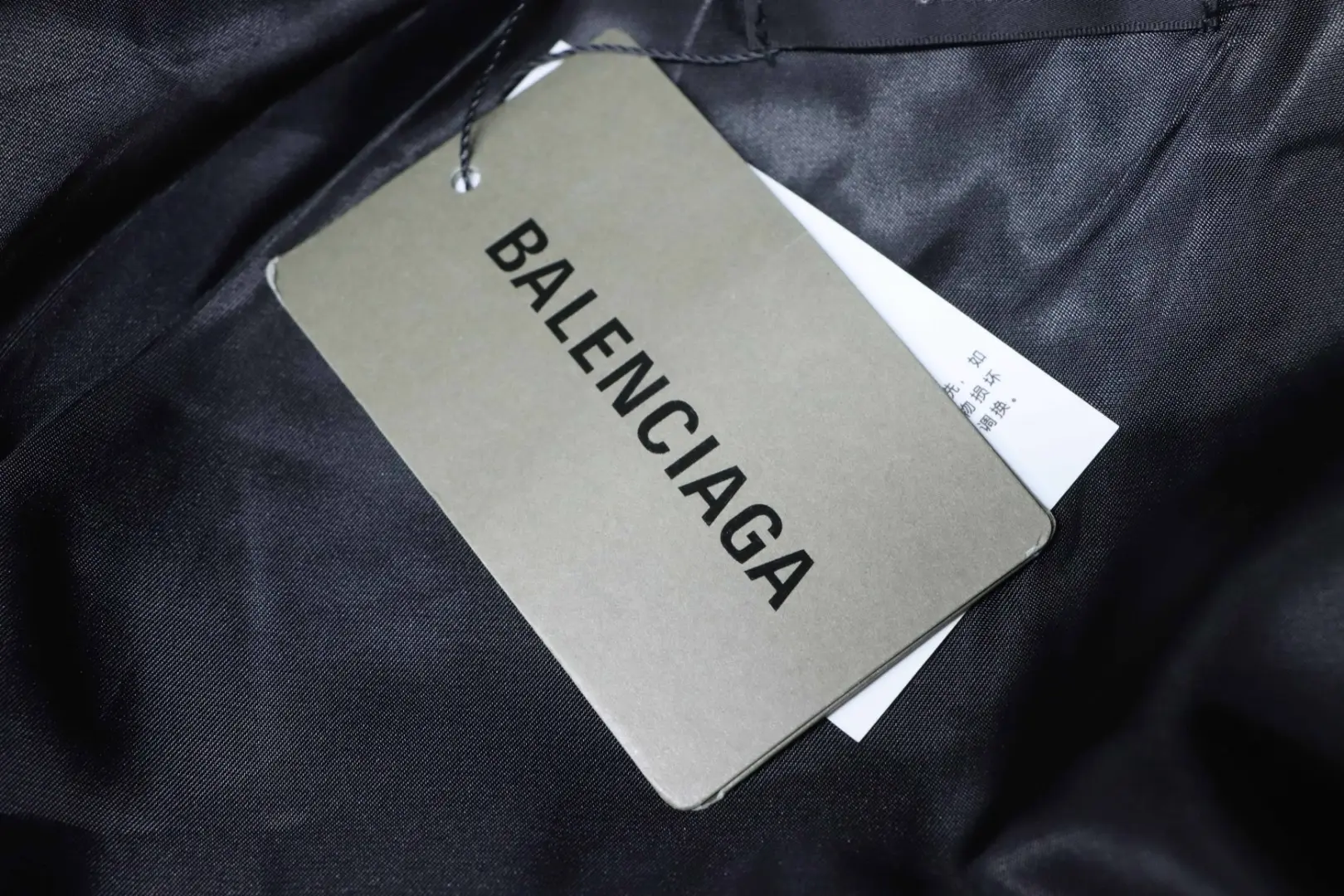 Balenciaga 3M bestickte, graue Leder-Bomberjacke im Baseball-Stil „Man Utd“ – Bild 11