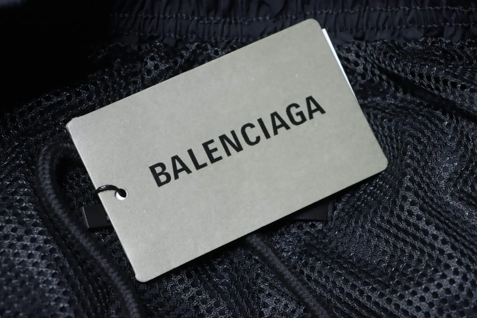 Balenciaga 3M schwarz-rote, bestickte Kapuzen-Sweatpants – Bild 10