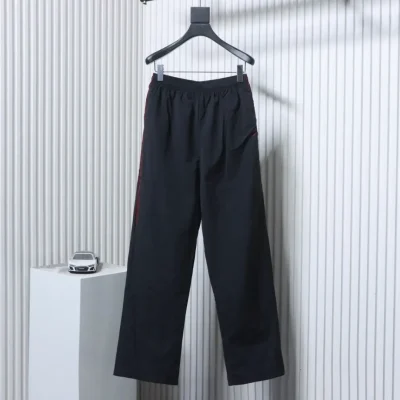 Balenciaga 3M schwarz-rote, bestickte Kapuzen-Sweatpants