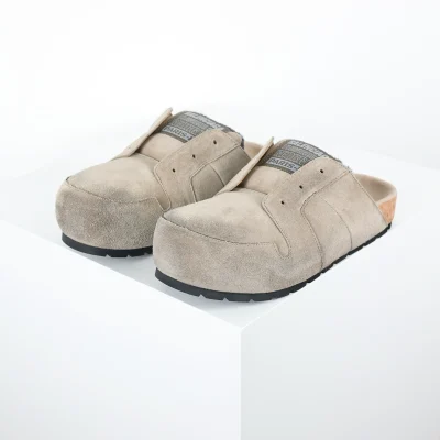 Balenciaga Dumbo Mules mit geschlossener Spitze – Khaki