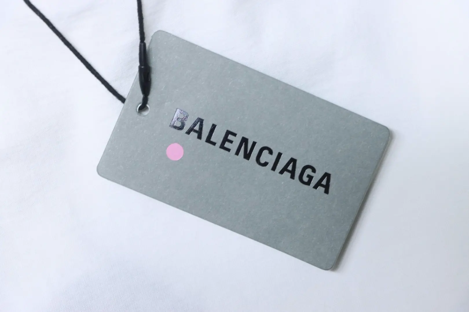 Balenciaga Kurzarm-T-Shirt mit gesticktem 3D-Doppel-B-Logo im Tintenstrahldruckverfahren und Rissen – Bild 7