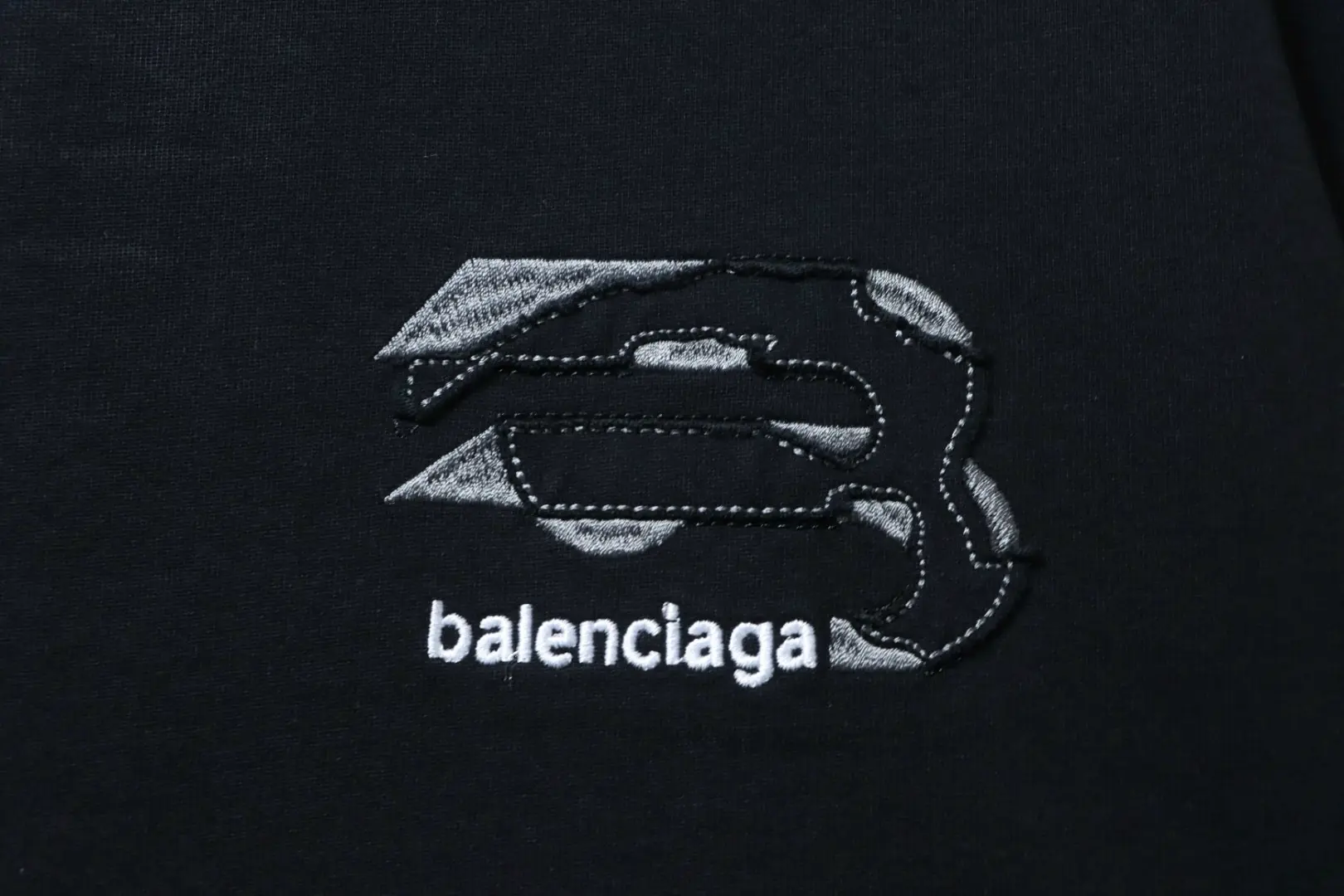 Balenciaga Kurzarmhemd mit Applikationsstickerei – Bild 7