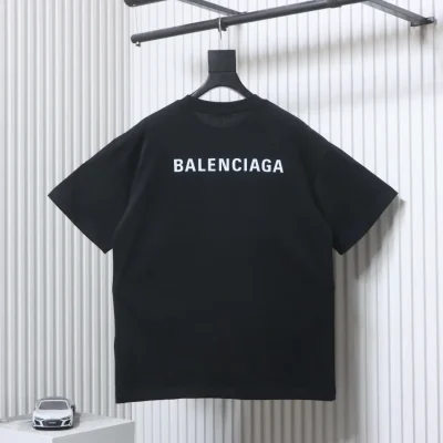 Balenciaga Kurzarmhemd mit Buchstabenprint vorne und hinten