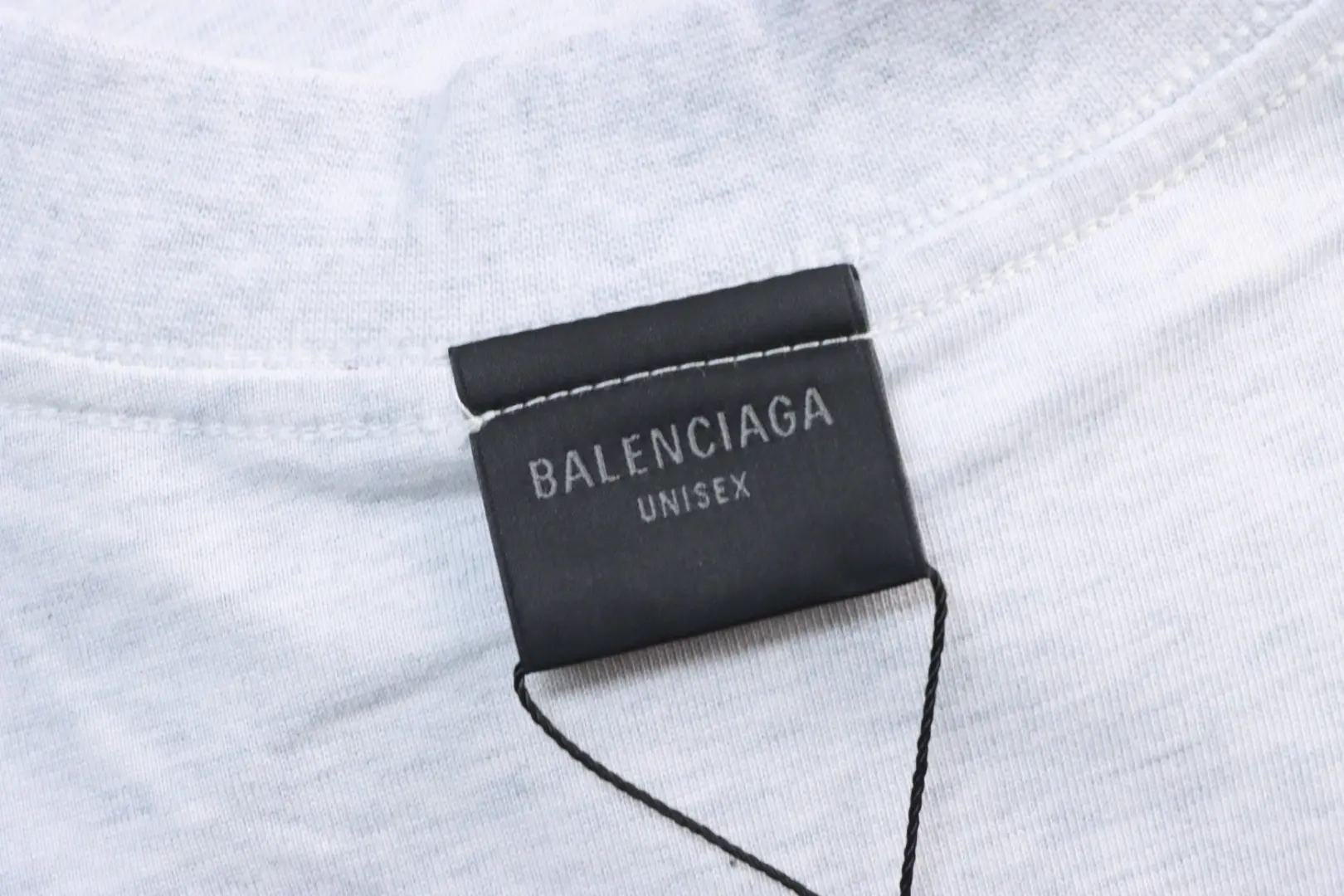 Balenciaga Overlapping Inverted-Letter Embroidered Short-Sleeve T-Shirt – Bild 8