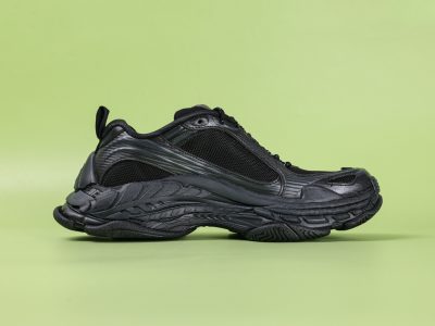 Balenciaga Triple S.2 Sneaker in Schwarz