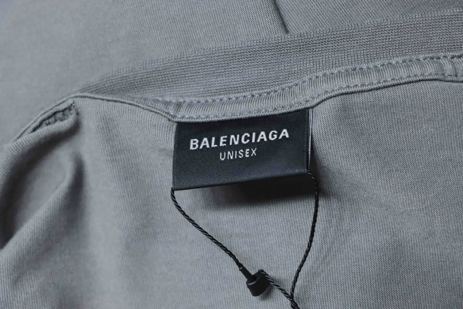 Balenciaga „Human“ T-Shirt mit kurzen Ärmeln – Bild 8