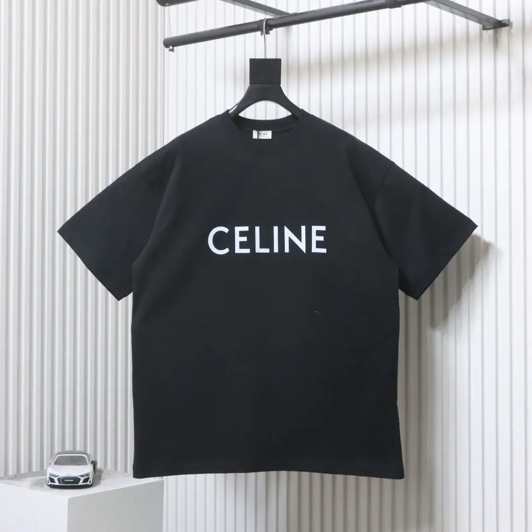 Celine T-Shirt mit klassischem Logo-Print und kurzen Ärmeln